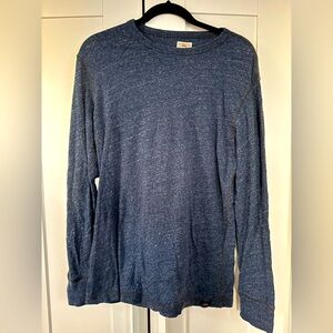 Faherty men’s long sleeve blue tshirt.